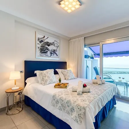 Sunny Atlantic Apartment
